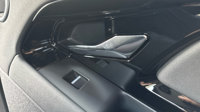 Land Rover Discovery Sport 2.0 D200 Metropolitan 5dr Auto [5 Seat] Diesel Station Wagon - Image 22